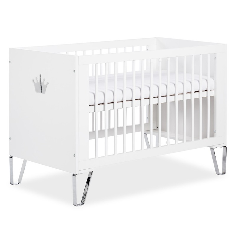 Le sommier du lit est réglable pour suivre la croissance du bébé